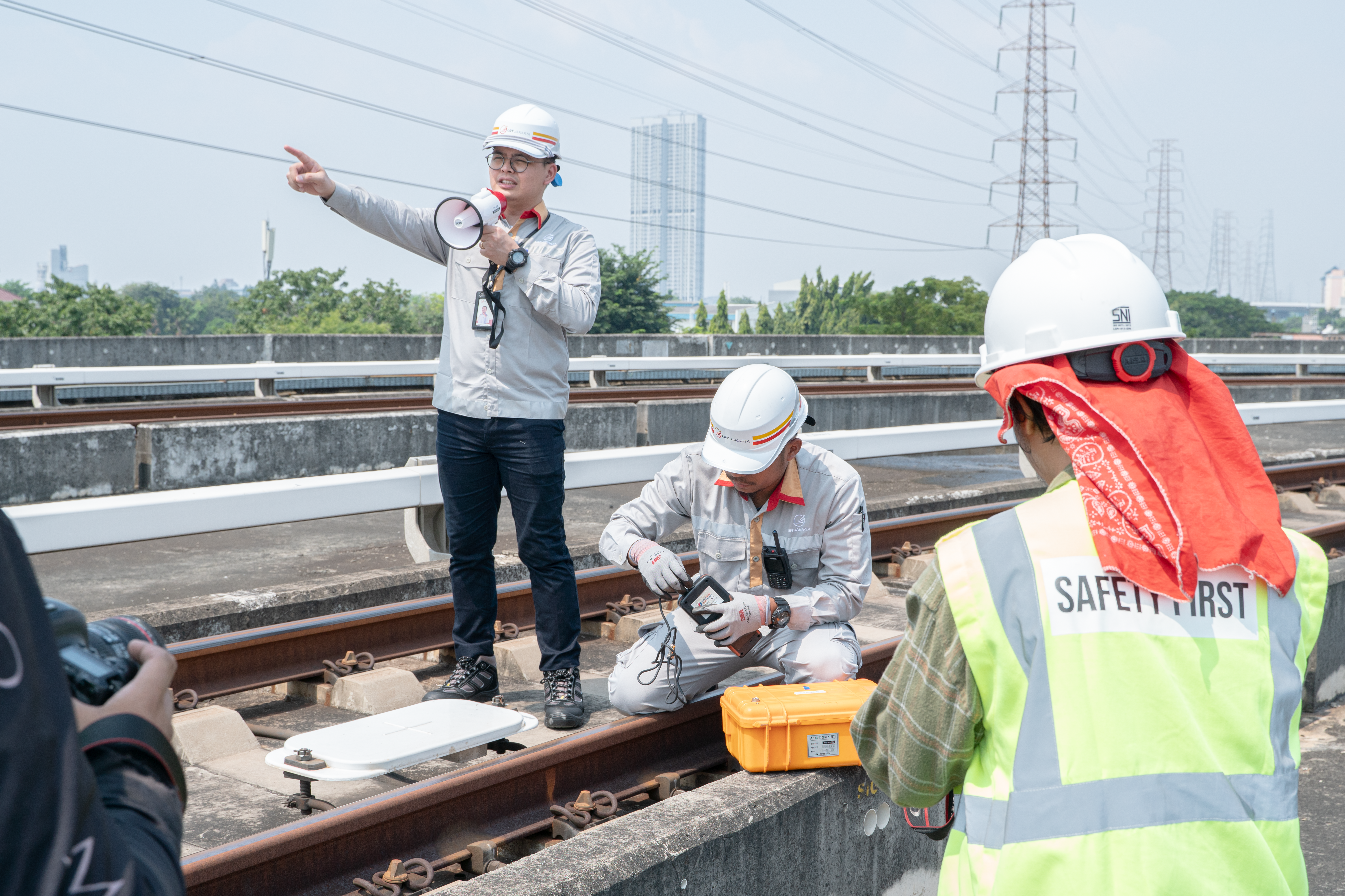 Jelajah Test Track Fasilitas Operasi Milik LRT Jakarta